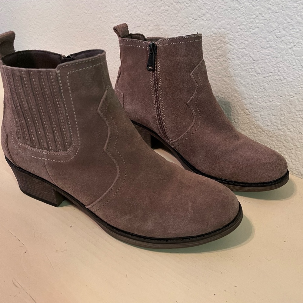 Propet suede Reese ankle boots